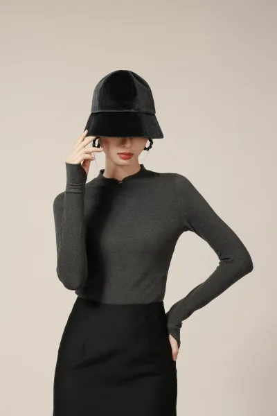 Luster Velvet Cloche Hat — 1920s Silhouette, Adjustable Fit