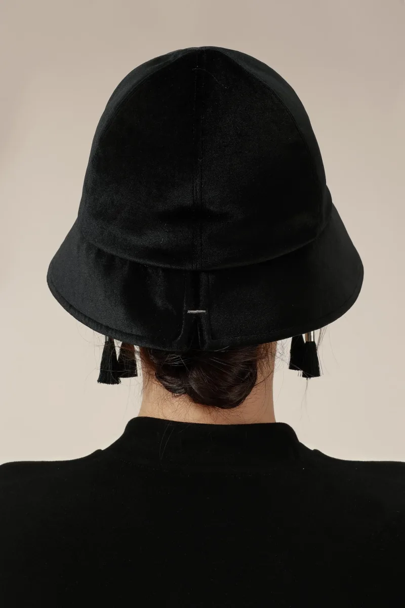 Luster Velvet Cloche Hat — 1920s Silhouette, Adjustable Fit